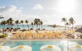 Newport Beachside hotel y Resort